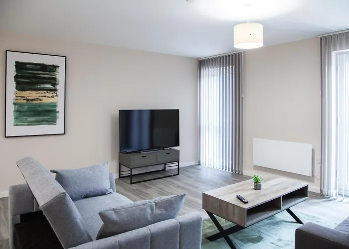 Modern 2Bd In City