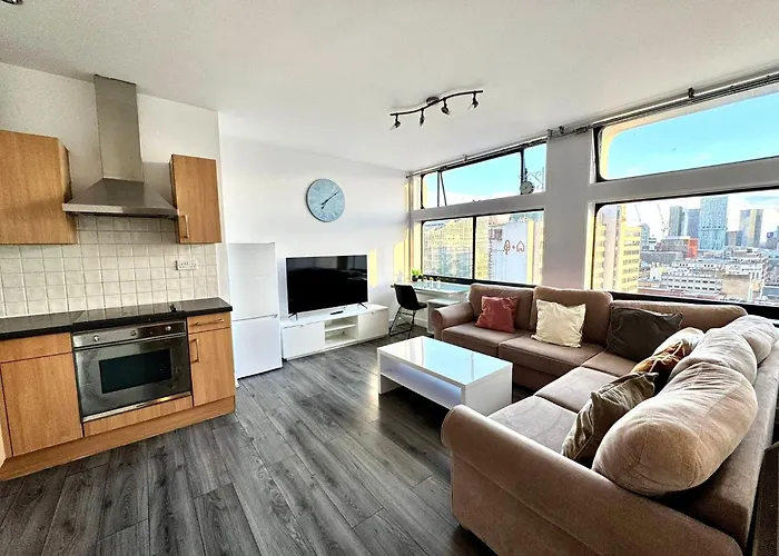 2 Bedroom, 2 Bath, Very Popular City Centre Apartment